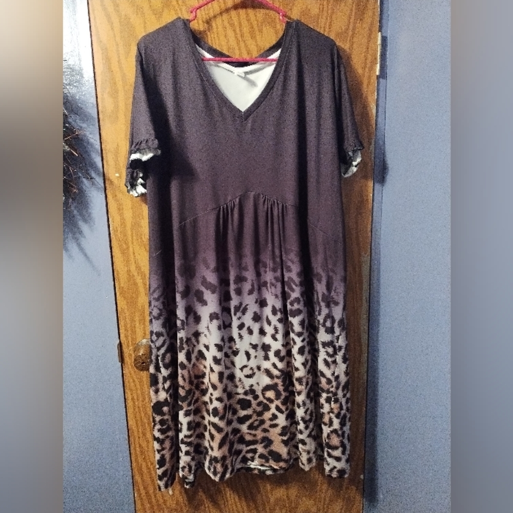PixieLady Black & Brown Leopard-Print Ombré Ruffle-Sleeve V-Neck Shift Dress 2XL